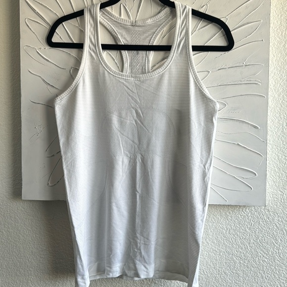 Lululemon swiftly tank size 8 - Picture 1 of 5